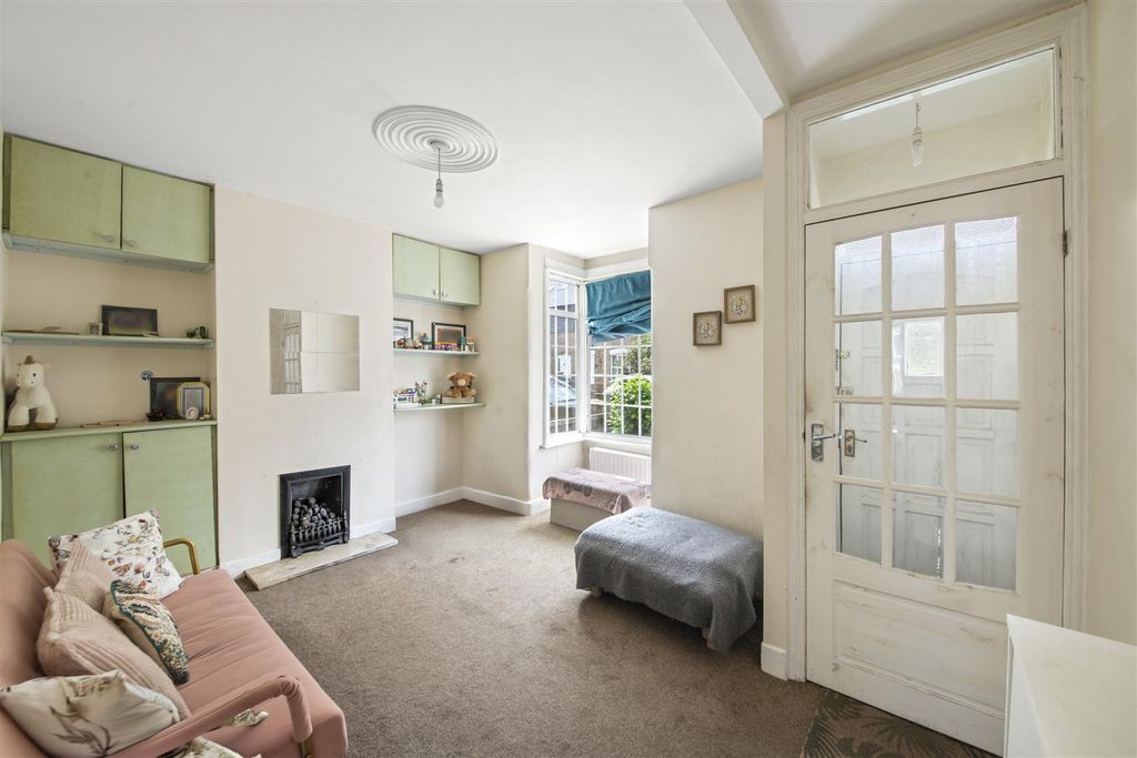 Property photo 3 of 10