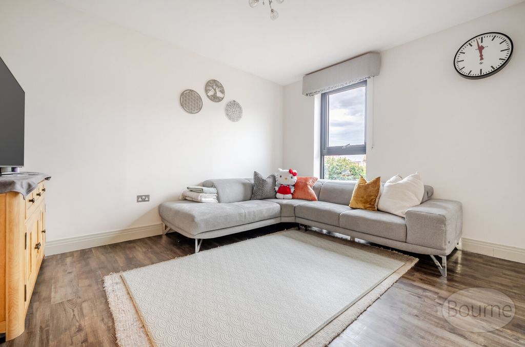 Property photo 3 of 16 7c94Cdb0-Eefc-443...