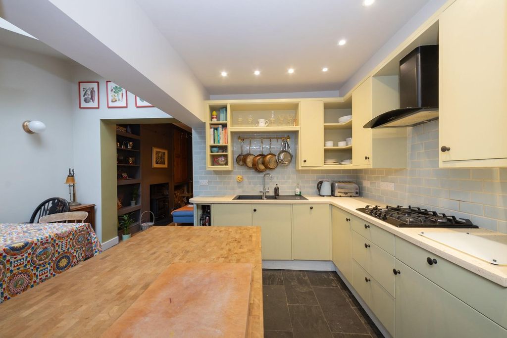 Property photo 3 of 30 Kitchen (1).Jpg