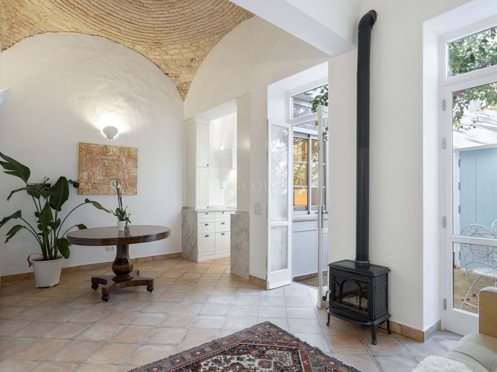 Property photo 2 of 30