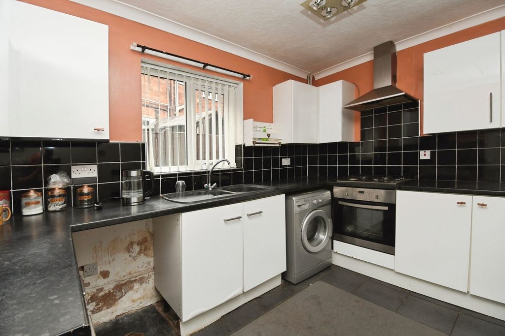 Property photo 2 of 16 Photo