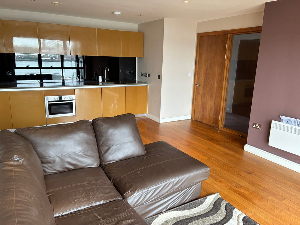 Property photo 1 of 13 Living Room