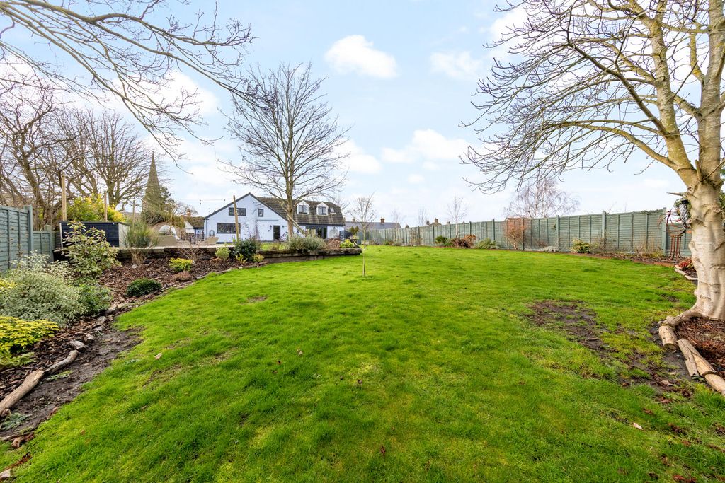 Property photo 2 of 22 Rear Garden