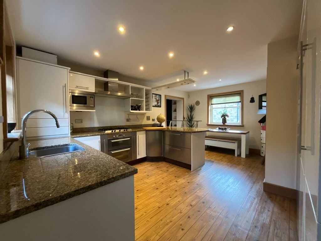 Property photo 2 of 29 3800774