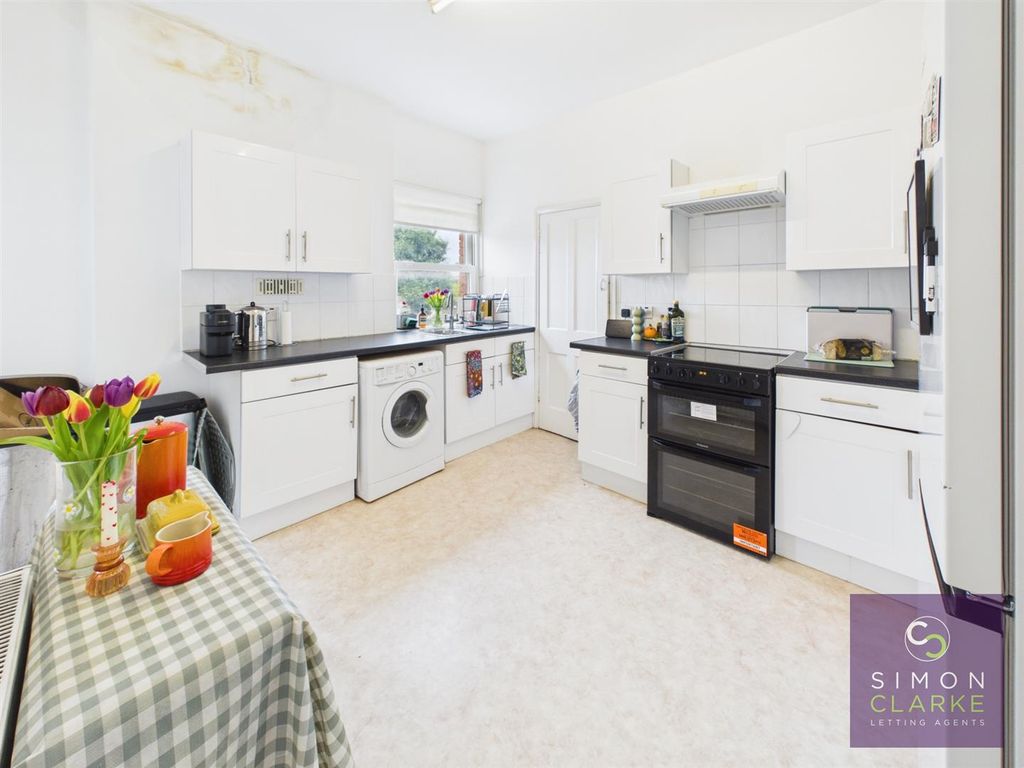 Property photo 3 of 7 Cam05425G0-Pr0128-Still008.Jpg