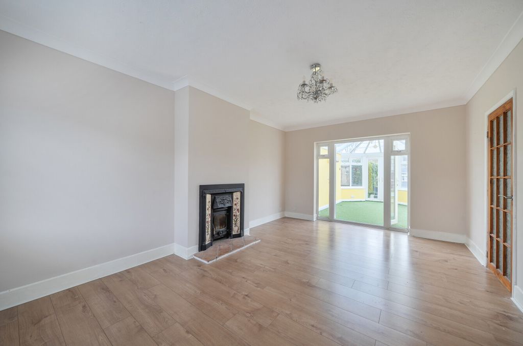 Property photo 3 of 16 Living Room