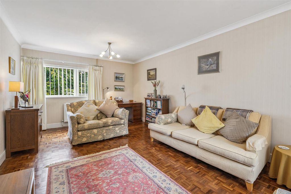 Property photo 3 of 29 Sitting Room