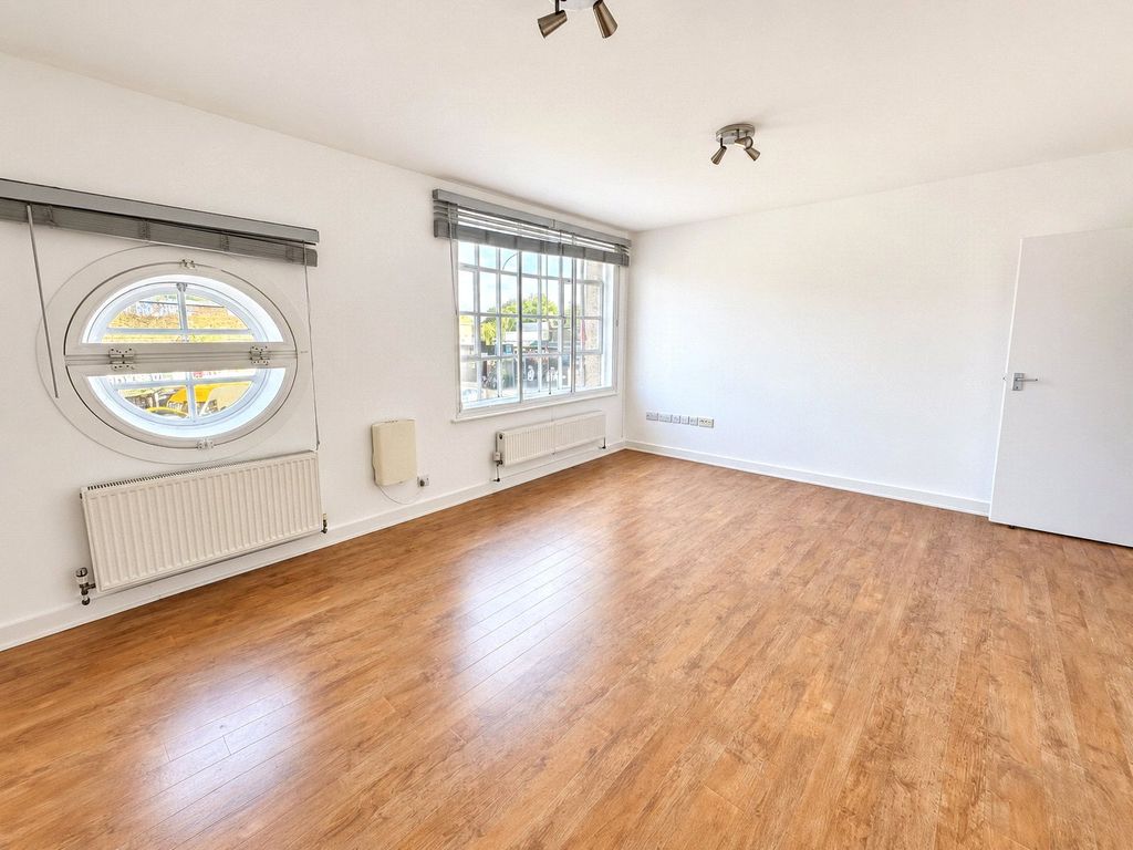 Property photo 2 of 8 Picture No. 02