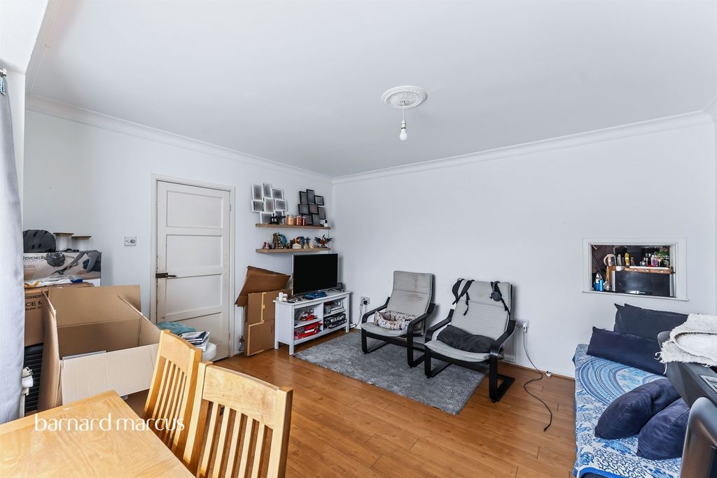 Property photo 2 of 20