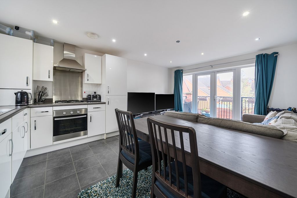 Property photo 2 of 16 1437534-10-69Cbf9...