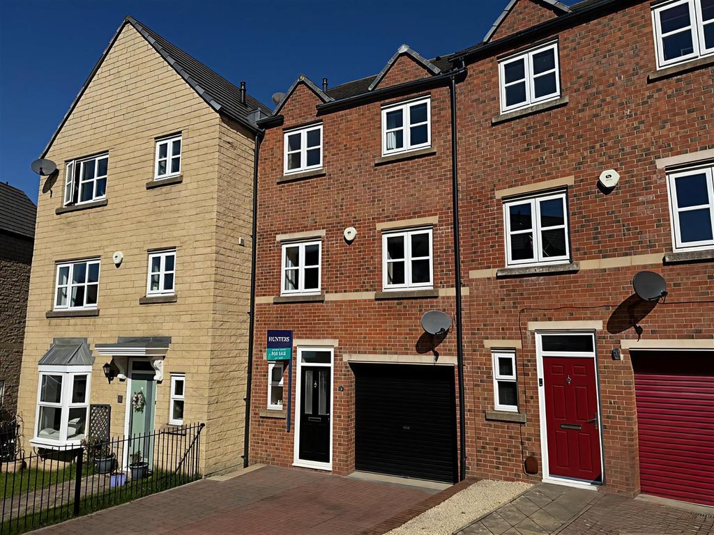 Property photo 1 of 16 Queens Gate External #3.Jpg