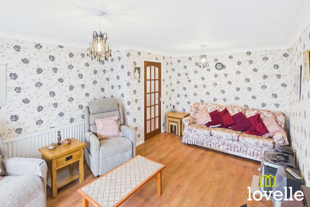 Property photo 2 of 25