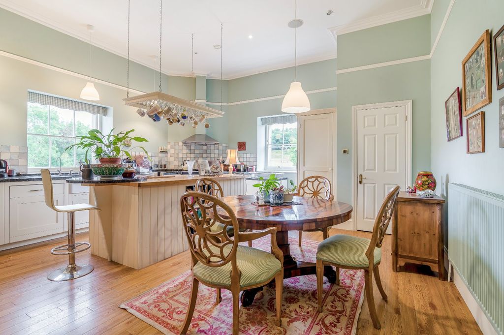 Property photo 3 of 18 Kitchen/Dining Room