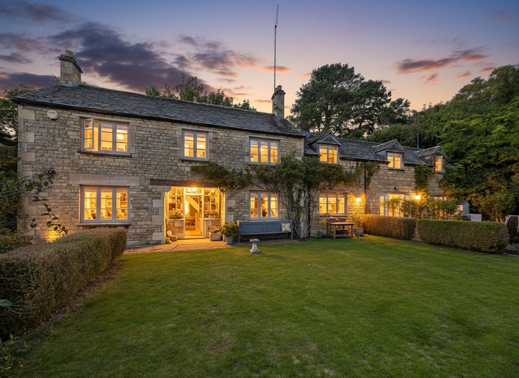 Property photo 1 of 41