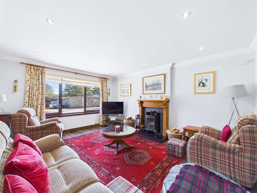 Property photo 2 of 31 Sitting Room