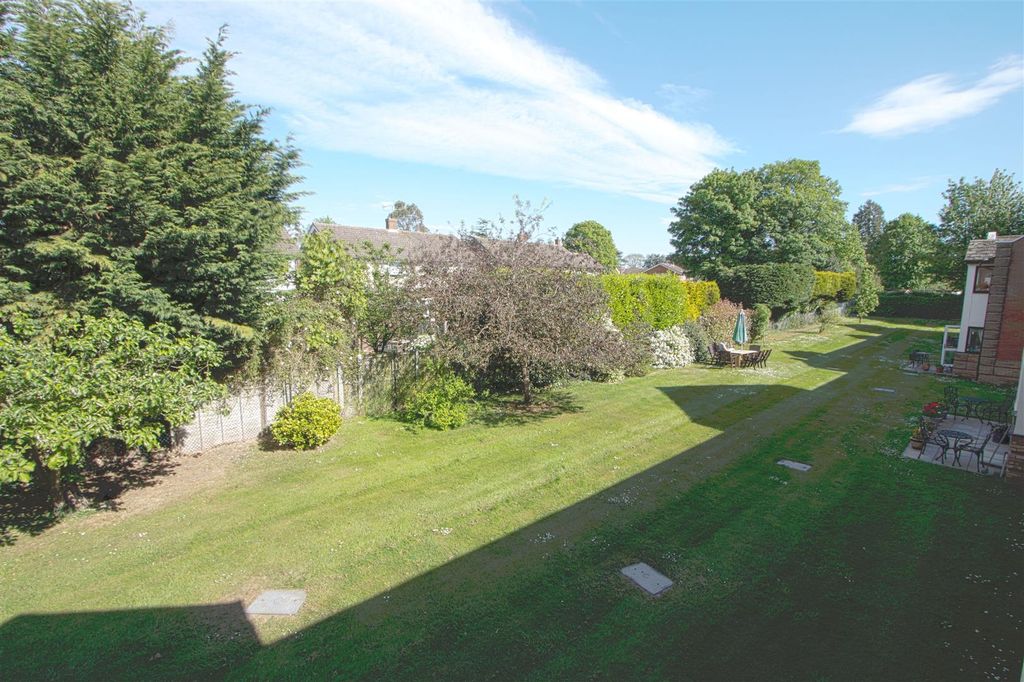 Property photo 1 of 15 Garden1.Jpg