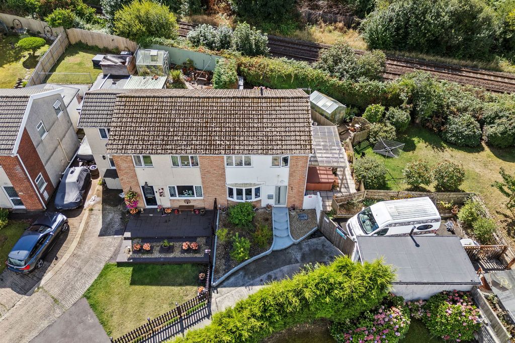 Property photo 1 of 29