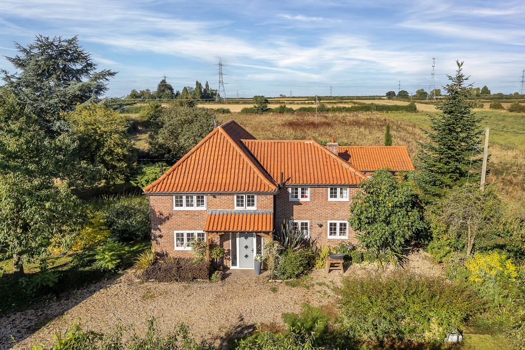 Property photo 2 of 32