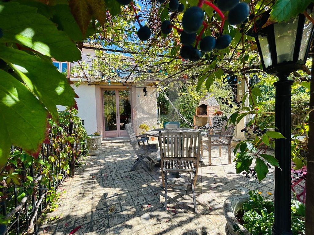 Property photo 3 of 20