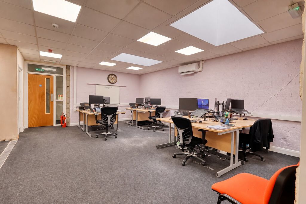 Property photo 3 of 23 Commercial Office