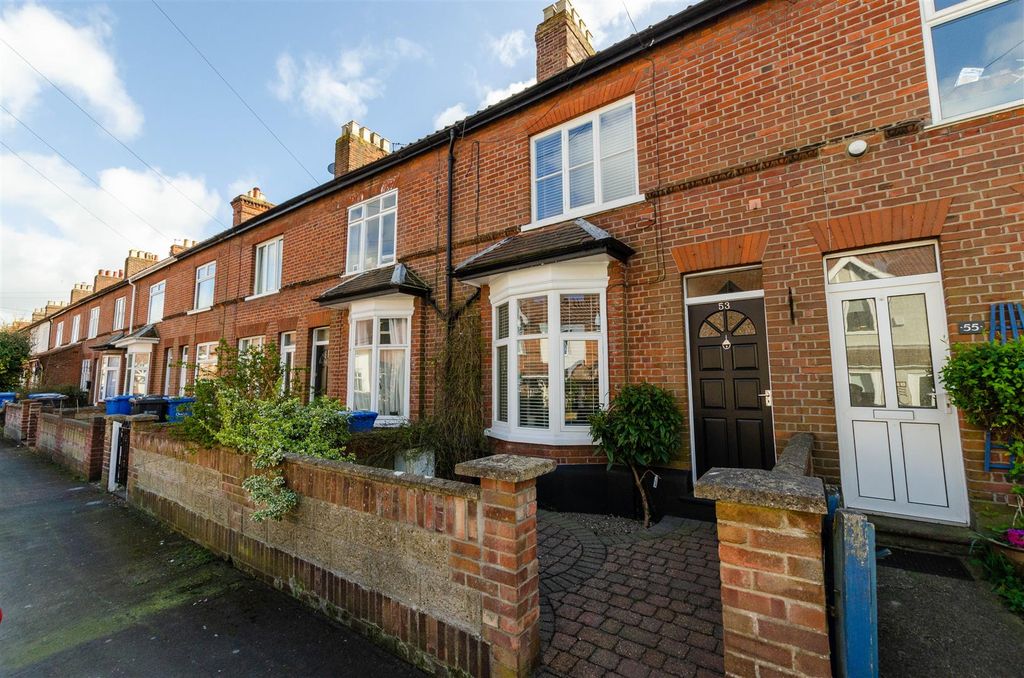 Property photo 1 of 12