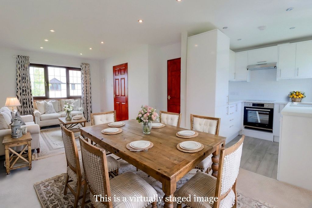 Property photo 2 of 13 Picture No. 18