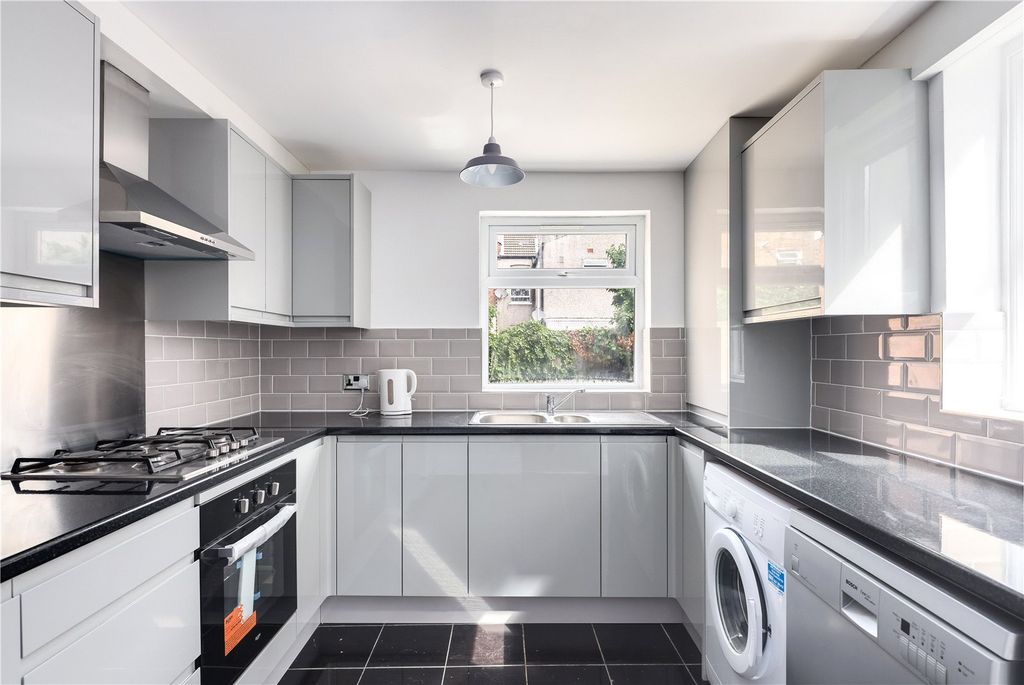 Property photo 1 of 7 Kitchen
