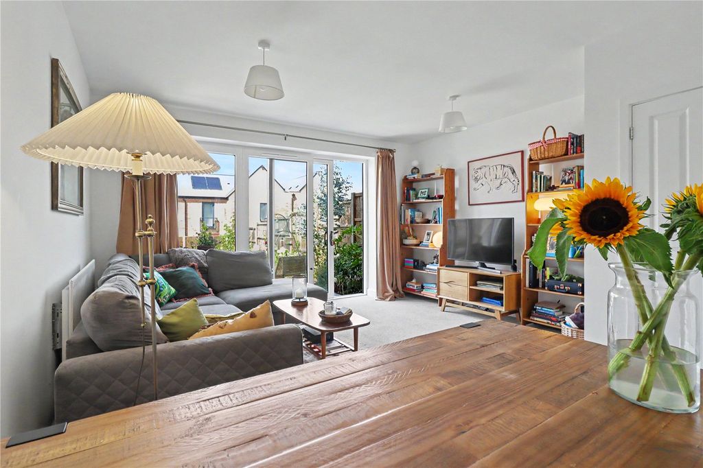 Property photo 3 of 11 Living Room