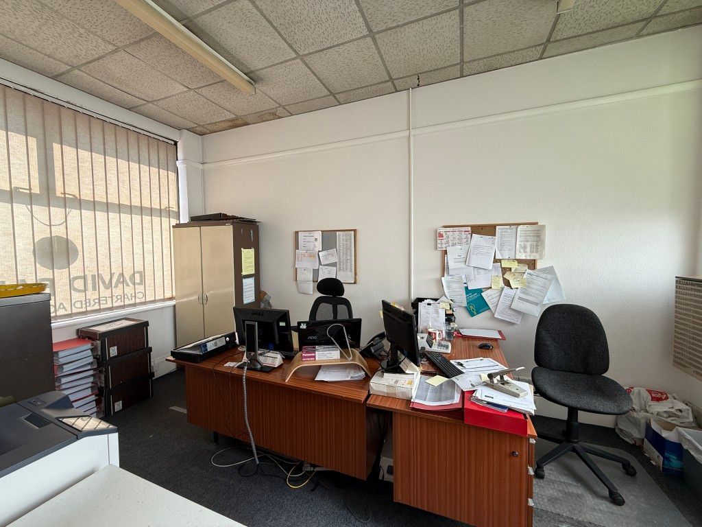 Property photo 3 of 17 Front Ground Floor Office Room