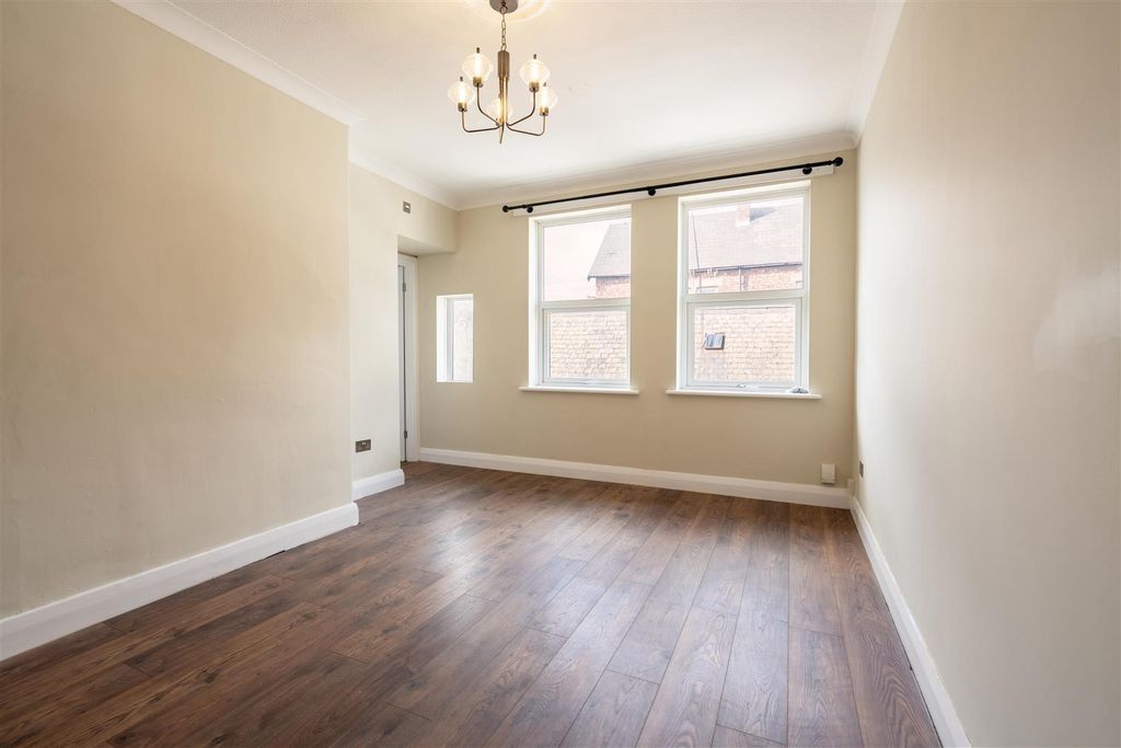 Property photo 2 of 7 Living Room