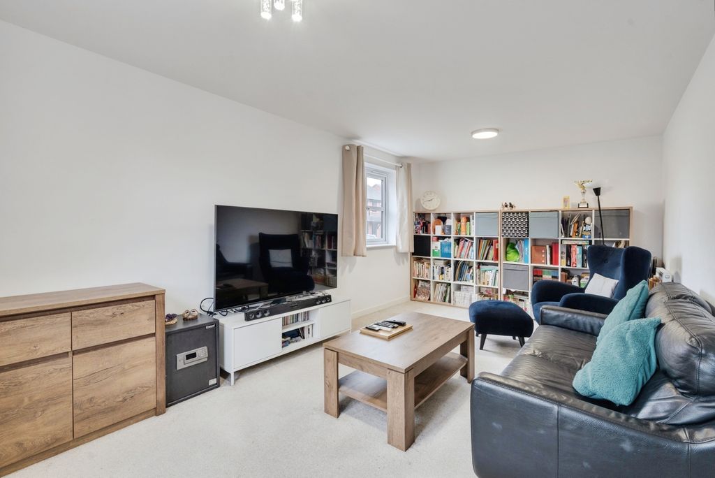 Property photo 3 of 19 Pbox-Img.Jpg