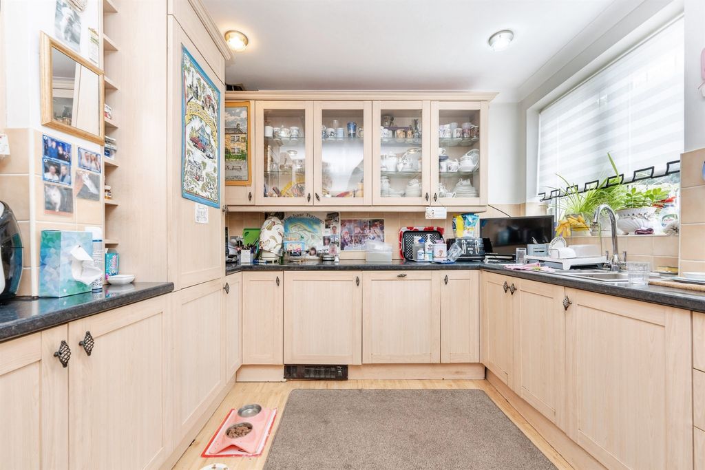 Property photo 3 of 30