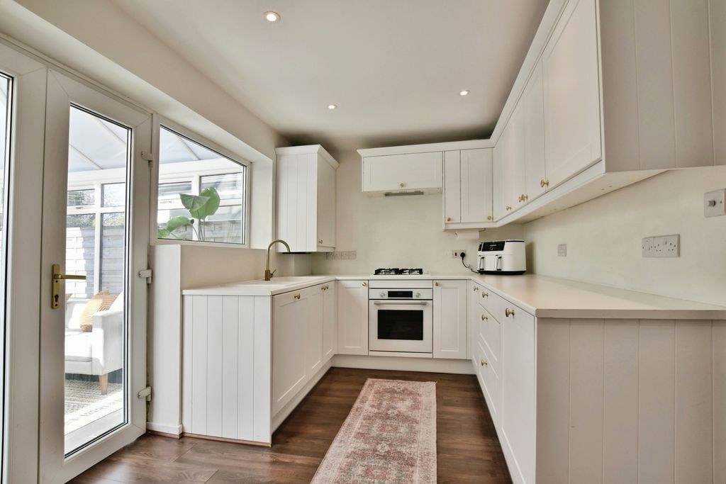 Property photo 3 of 21 Pbox-Img.Jpg