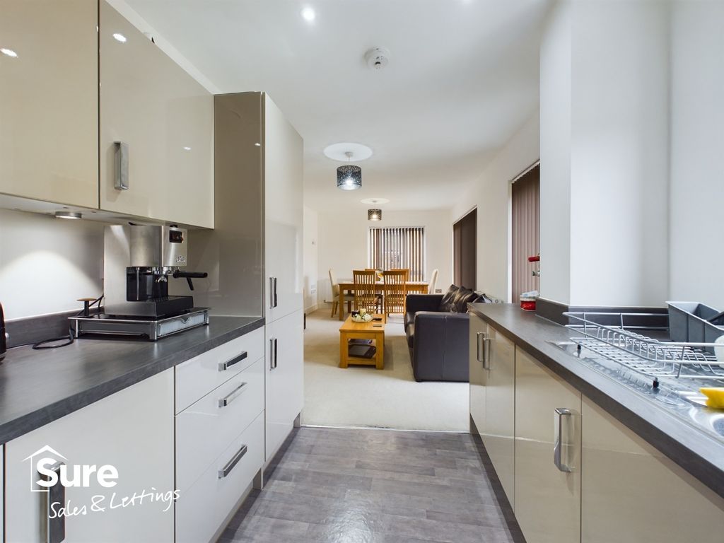 Property photo 1 of 19 4003570