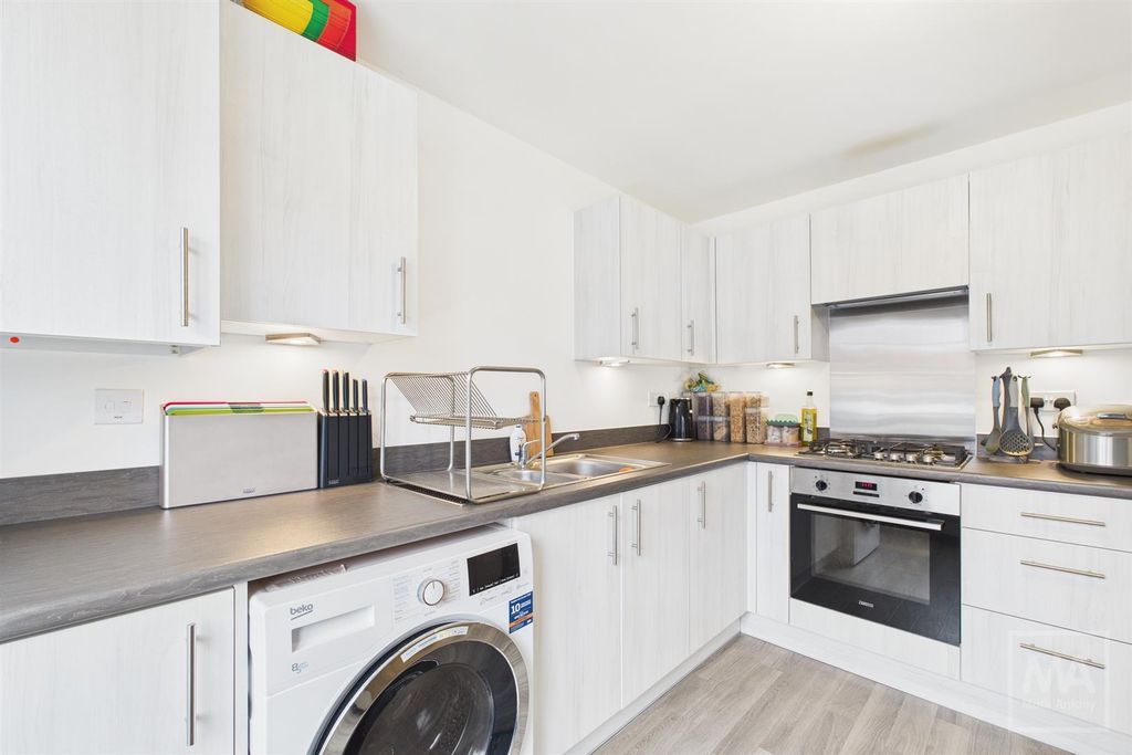 Property photo 2 of 15 Kitchen