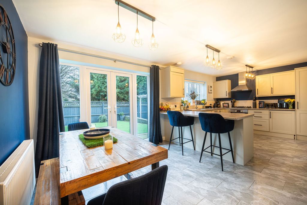 Property photo 2 of 24