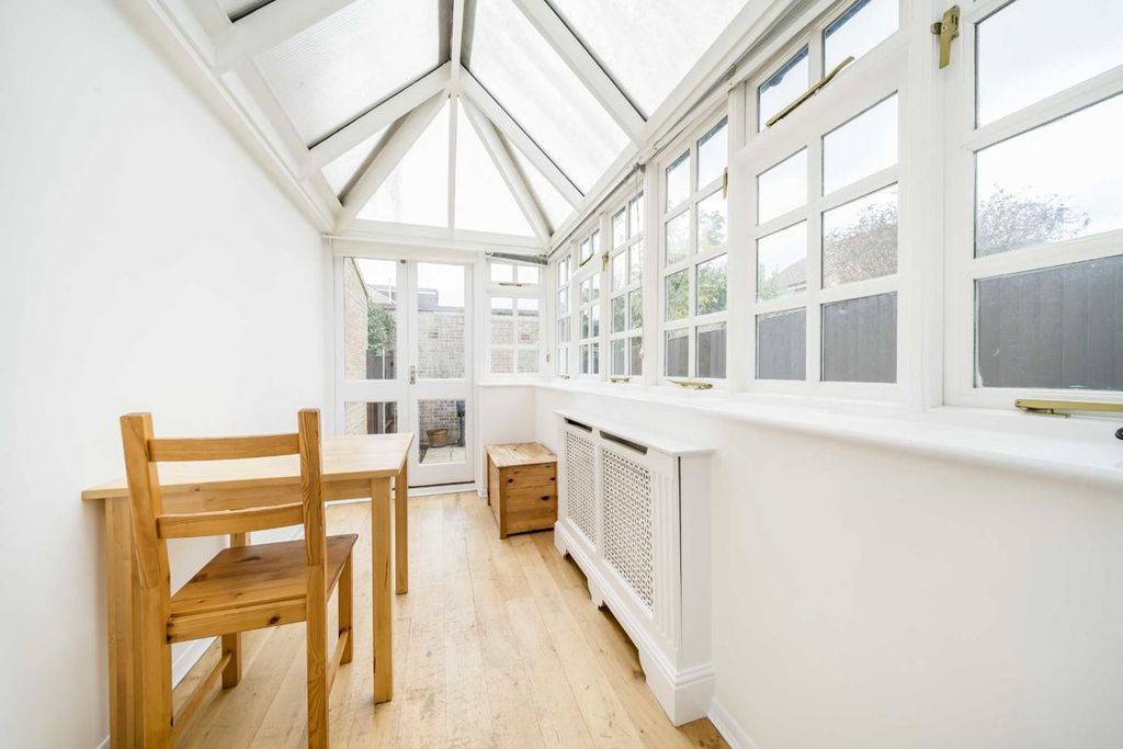 Property photo 2 of 5