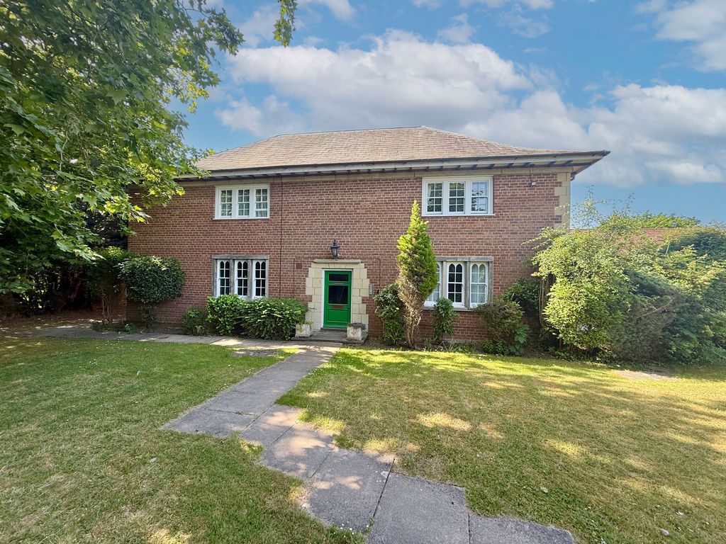 Property photo 1 of 14 Front
