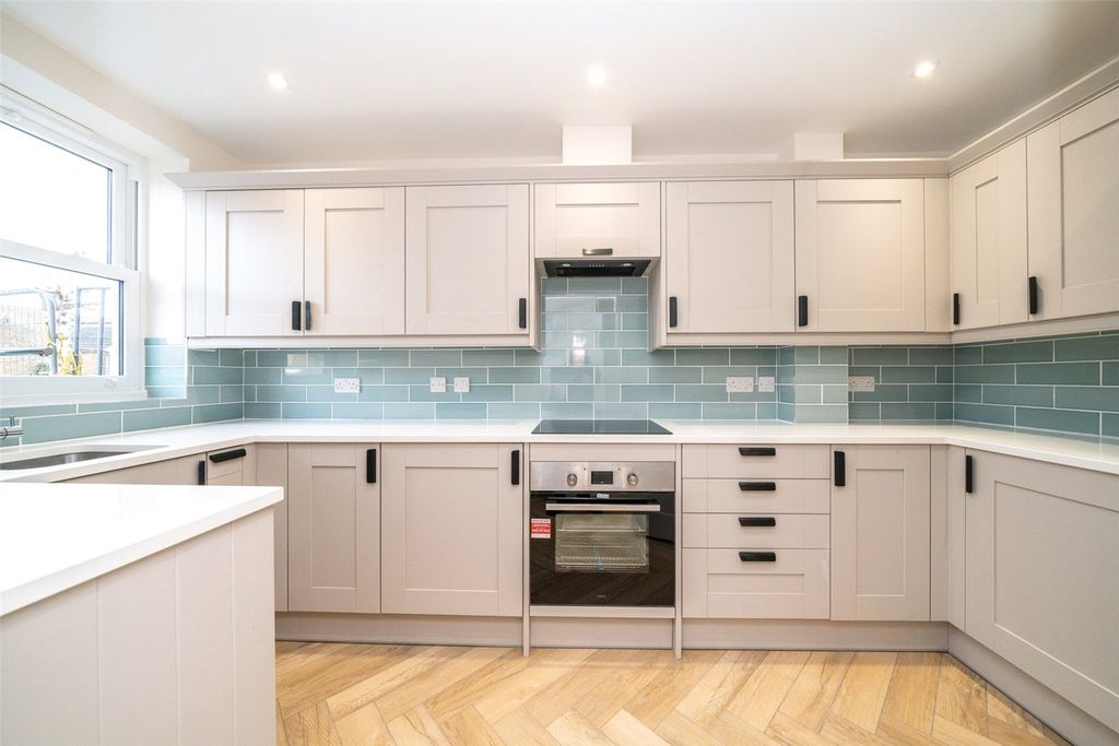 Property photo 2 of 18 Picture No. 04