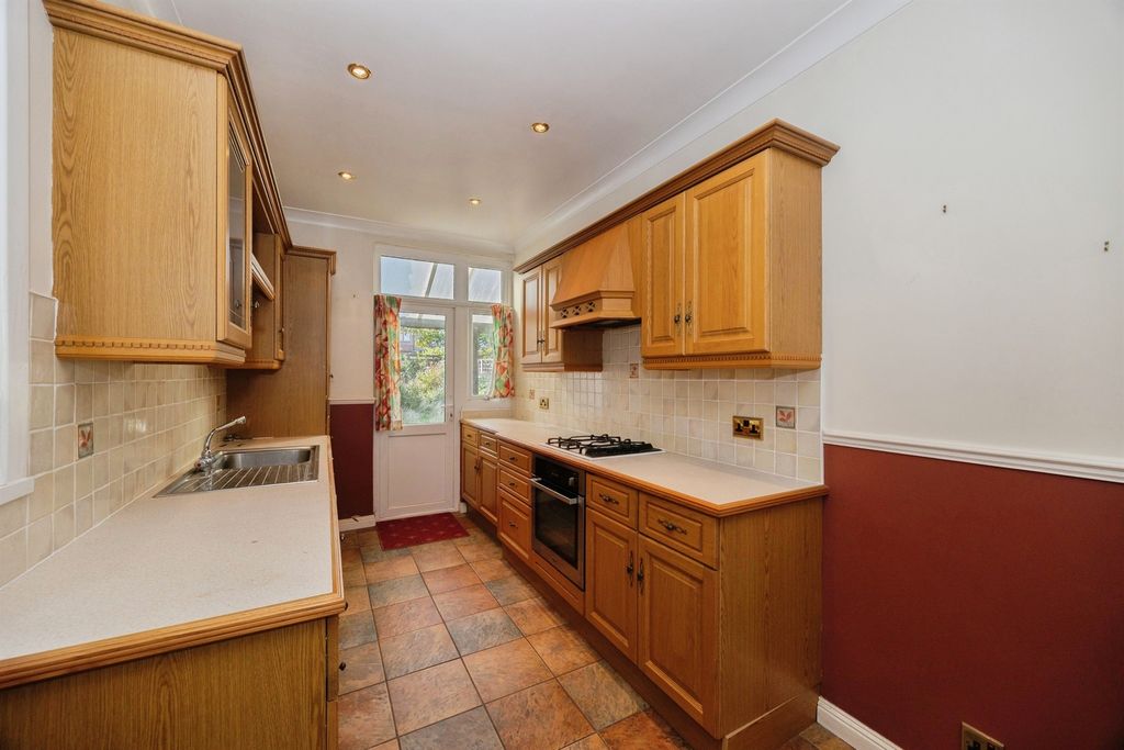 Property photo 2 of 17