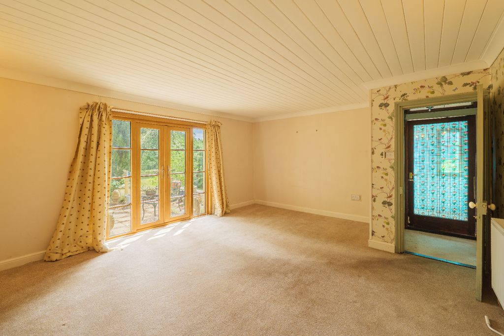 Property photo 2 of 25 5204404