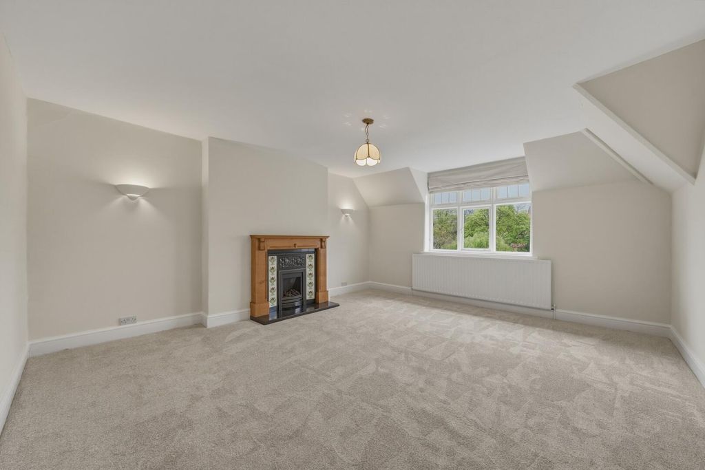 Property photo 2 of 17 Living Room