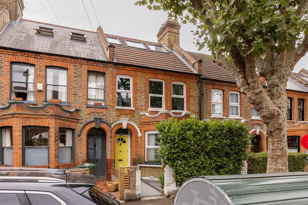 Property photo 1 of 41 Lloyd Road, E17