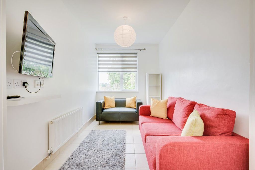 Property photo 3 of 40