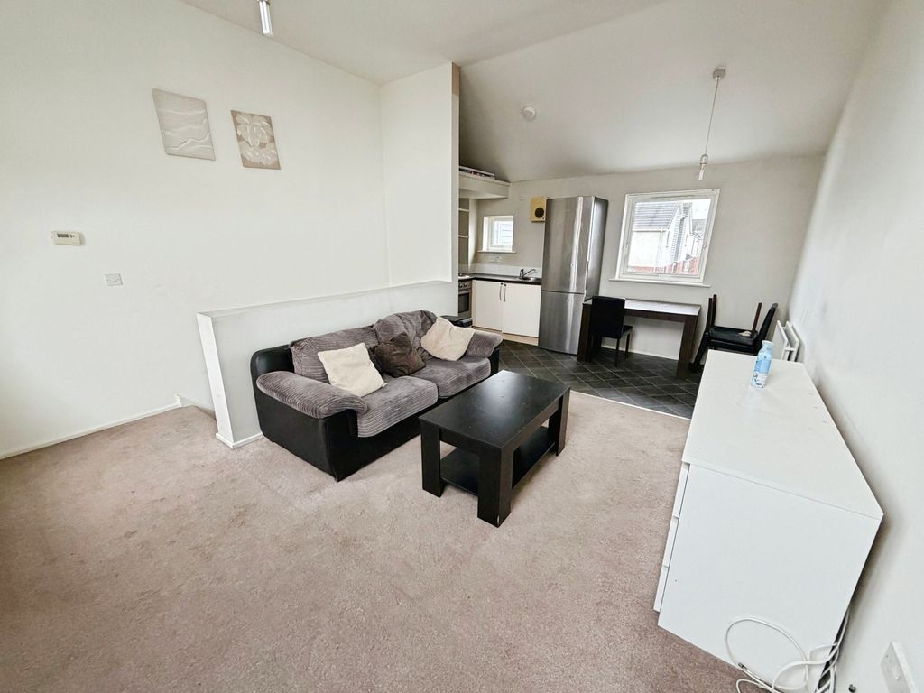 Property photo 2 of 7 Living Area