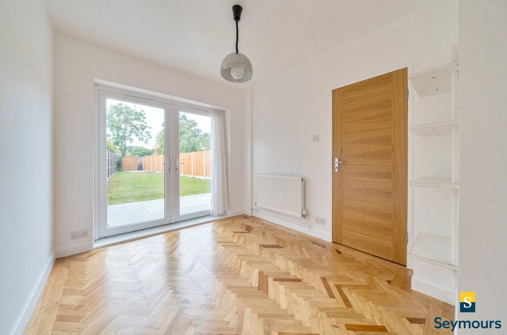 Property photo 3 of 15 Dining Room