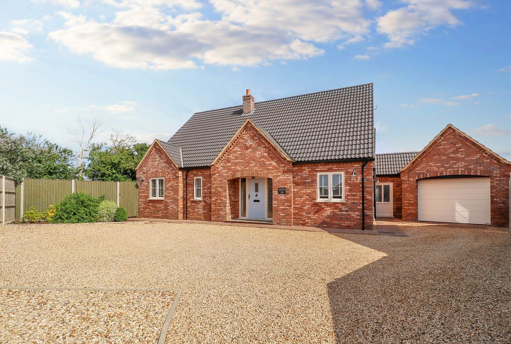 Property photo 1 of 27 3409350