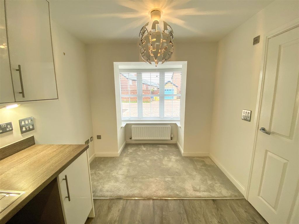 Property photo 3 of 18 Kitchen/Diner