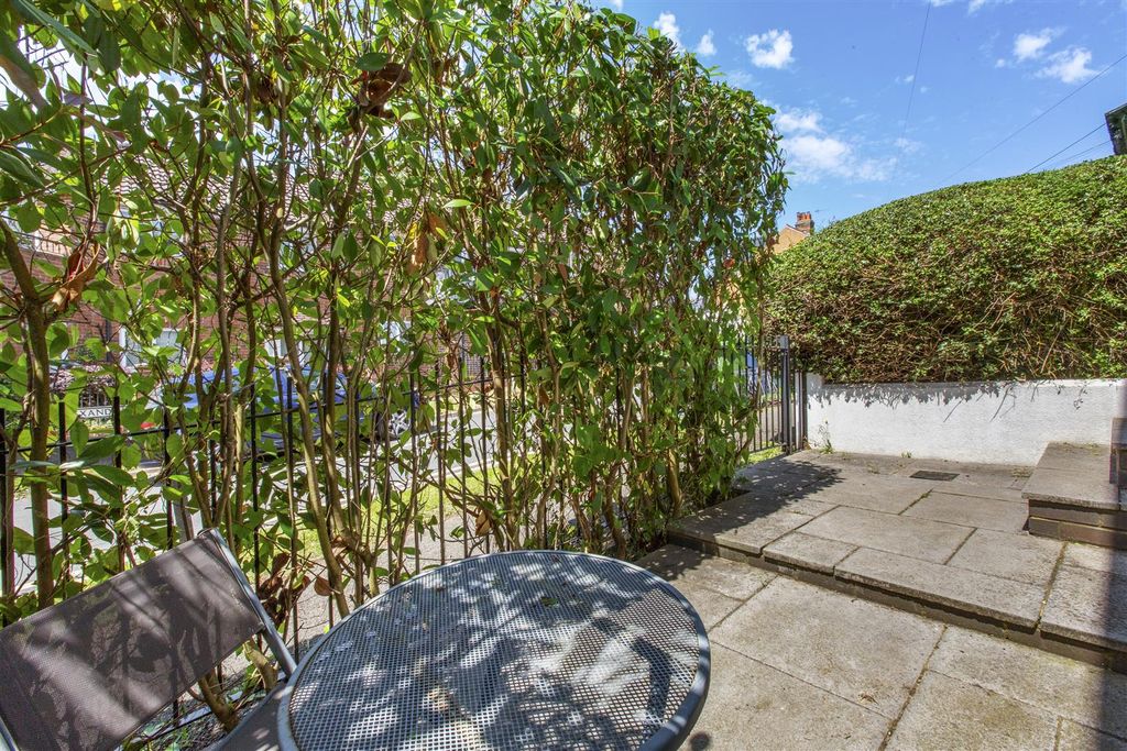Property photo 3 of 16