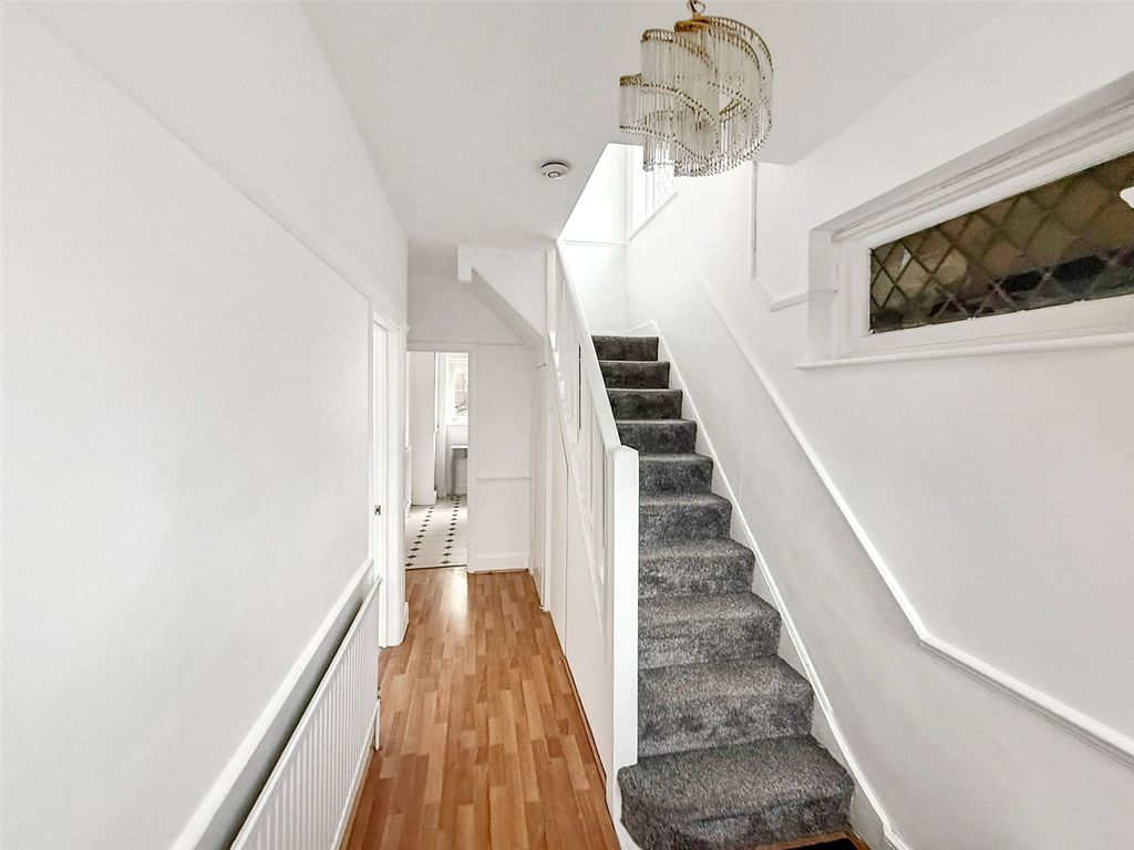 Property photo 2 of 13 Hallway